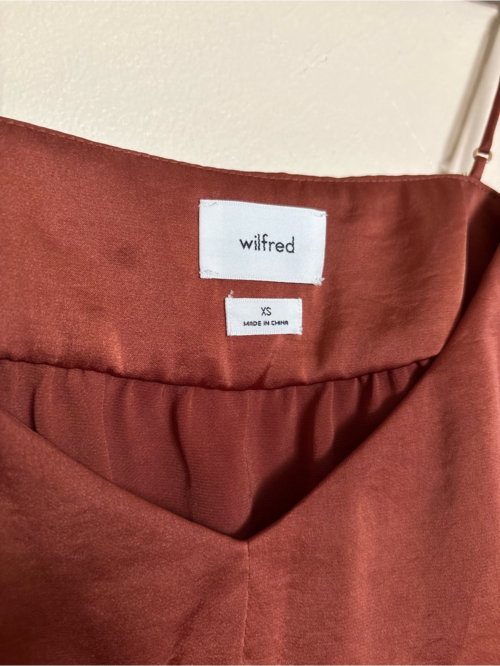 Wilfred Aritzia Satin Lover Cropped Cami Top Brown XS - Picture 7 of 13